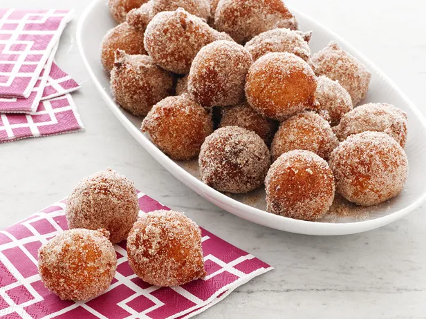 Haitian Cuisine: Carnival Beignets Recipe! (Benyen Kanaval!)