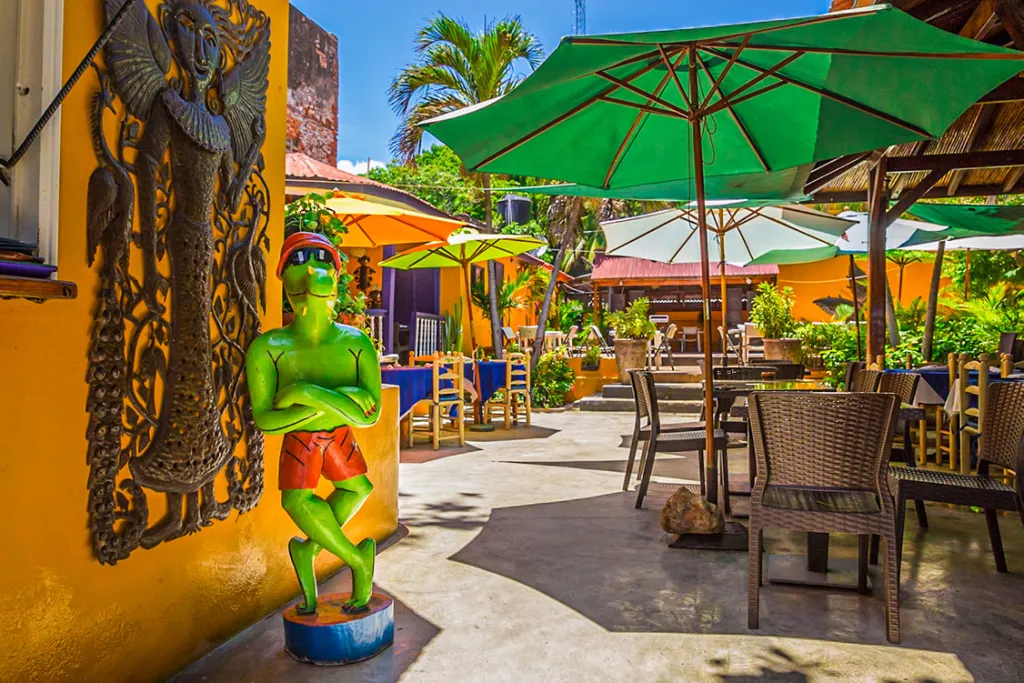 Haiti: Lakay Bar Restaurant / Virtual tour