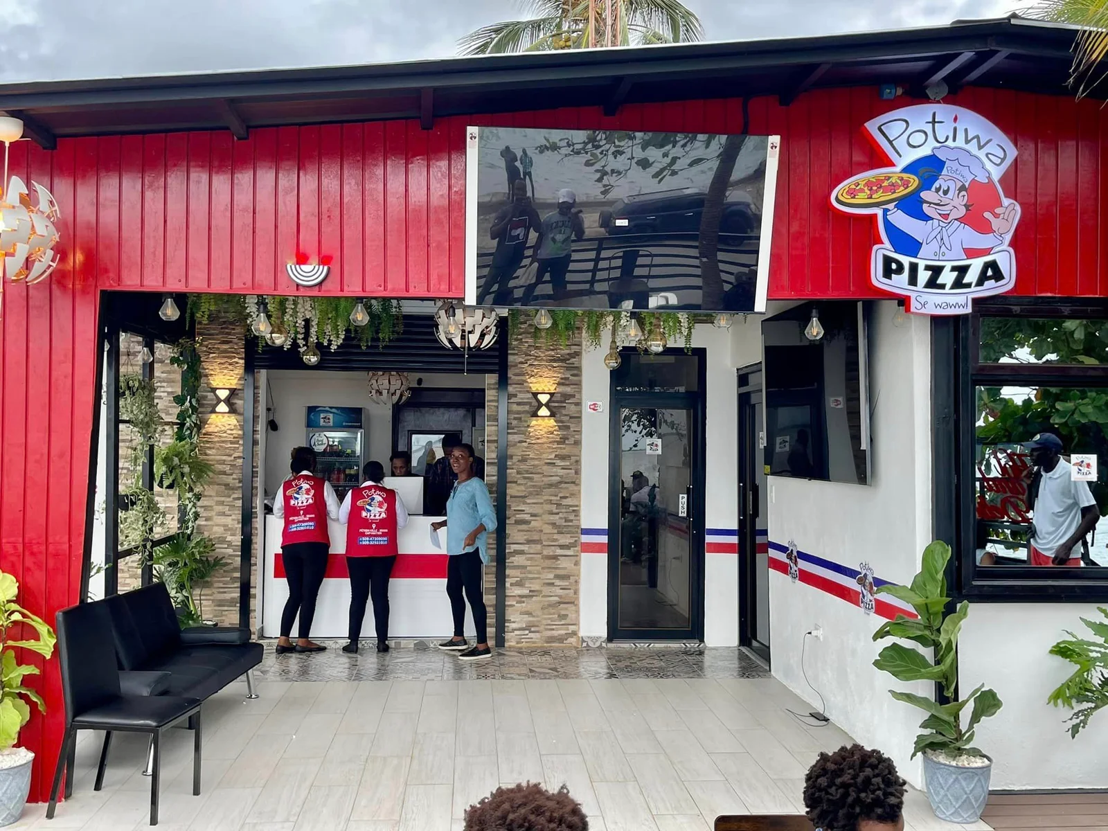 Haiti: Pot’iwa Pizza / Virtual tour